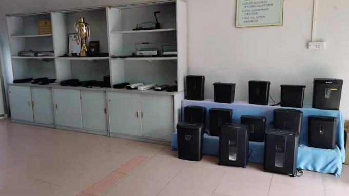 S606b 220mm Schleifbreite Strip Schnitt Papier Schredder mit 2,64 Gallonen Kapazität 5 Blätter A4 Schredder Maschine 11